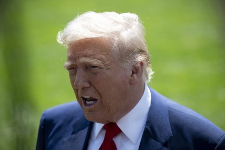 Trump Targets De Niro After Actor Criticizes Presidency